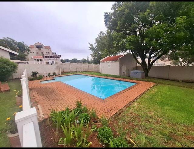 2 BEDROOM APARTMENT FOR SALE IN BRYANSTON
